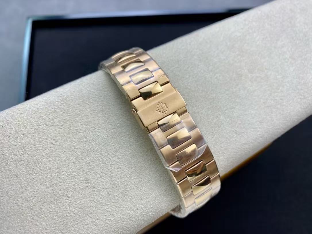 e78de29fdaeee8fc1d046b195f16561b Super Clone Replica Patek Philippe Nautilus - Rose Gold - Image 3