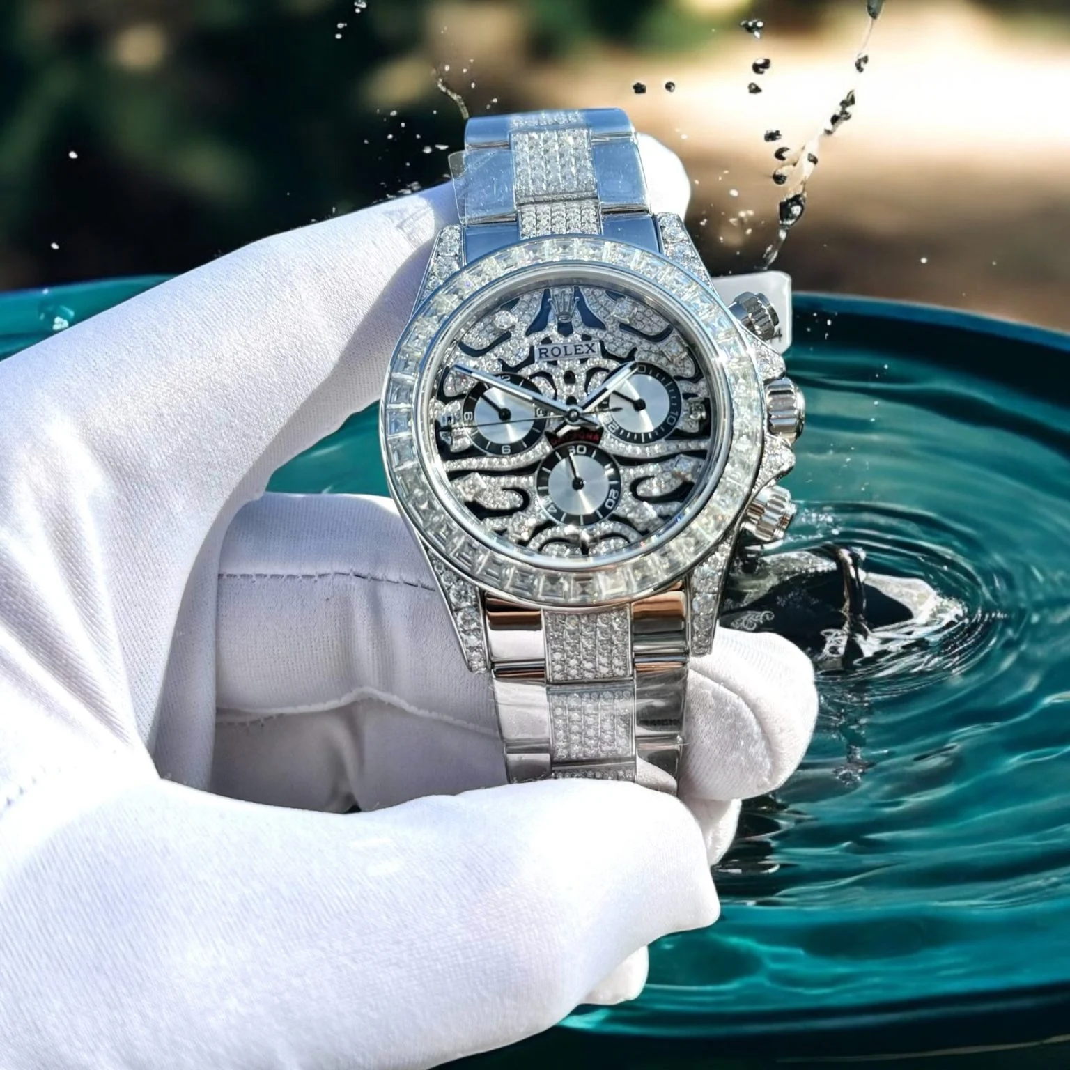 Dong-Ho-Rolex-Che-Tac-Moissanite-Cosmograph-Daytona-Eye-Of-The-Tiger-40mm-3-1536x1536-1.webp Replica Rolex Cosmograph Daytona Eye of the Tiger Moissanite Diamond 40mm - Image 1