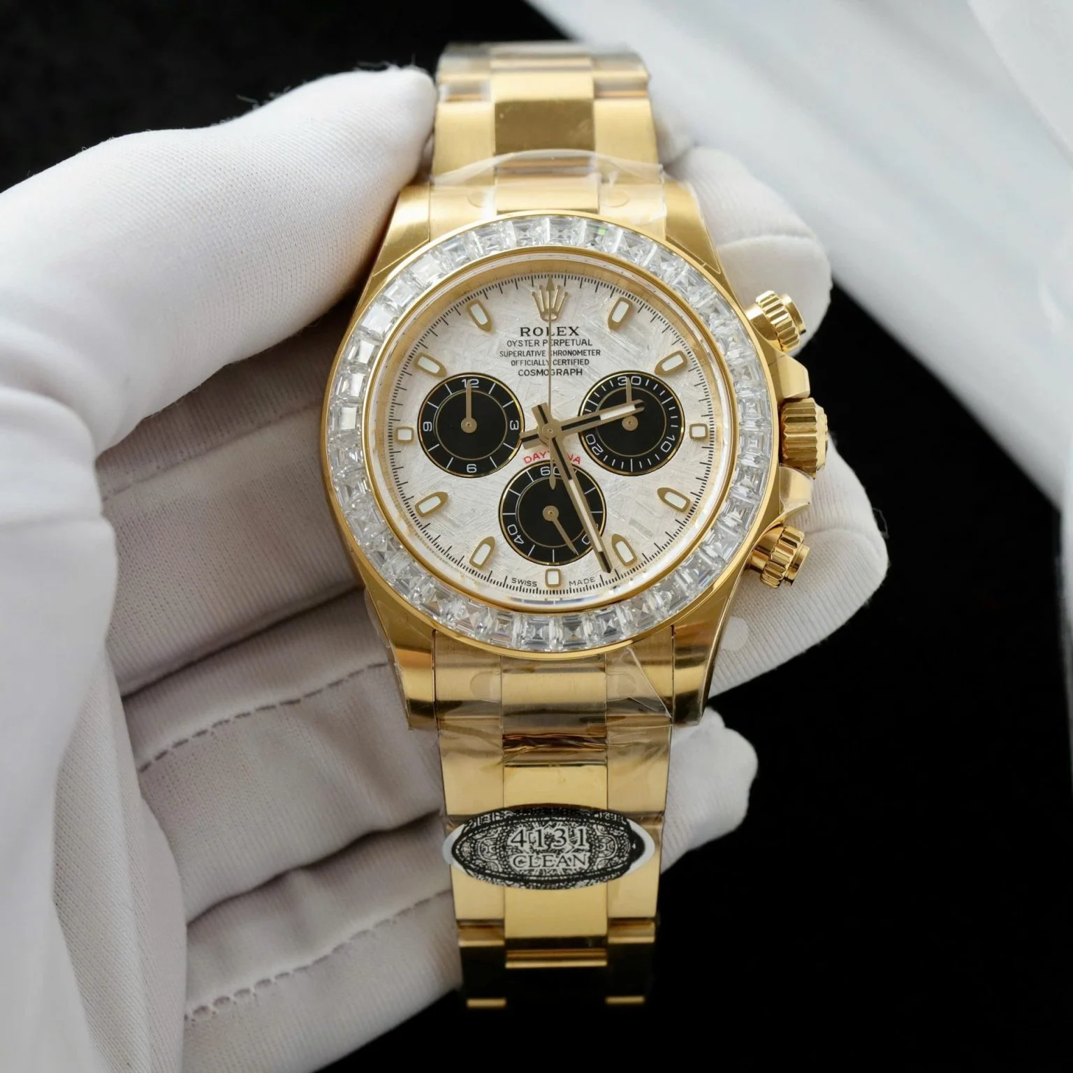 Dong-Ho-Rolex-Daytona-Mat-Thien-Thach-Che-Tac-Boc-Vang-That-Dinh-Kim-Cuong-Nhan-Tao-Baguette-40mm-2-1536x1536-1.webp Replica Rolex Cosmograph Daytona Meteorite Dial Gold Moissanite Baguette 40mm - Image 1